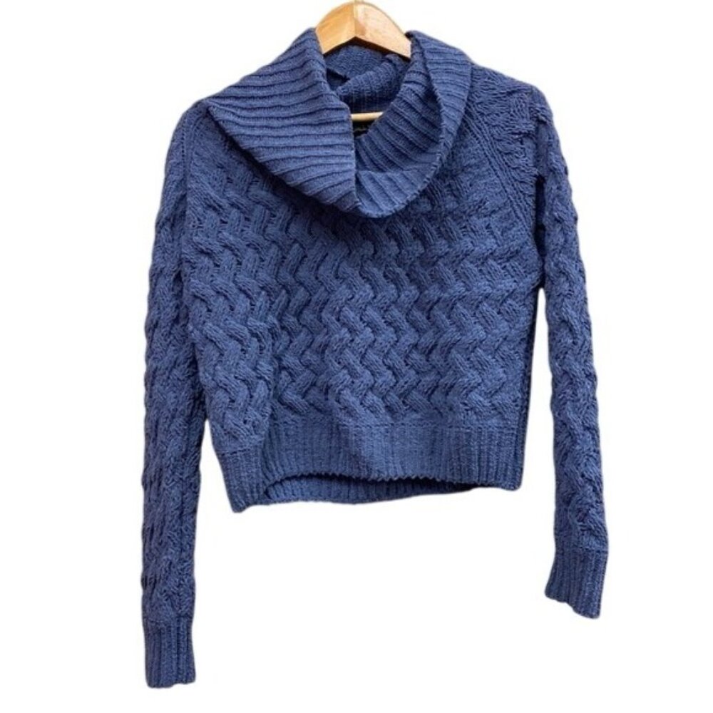 Kendall and Kylie Ultra Soft Sweater Medium